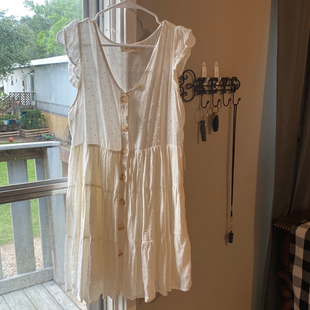 White spring dress NWT (smoke free home)